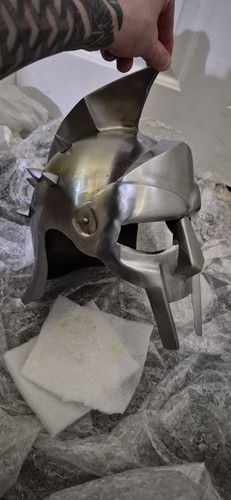 Gladiator helmet maximus - gladiator,