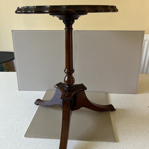 Antique legged wooden table - 3,