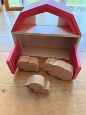 Wooden Barn Toy With 3 Animals