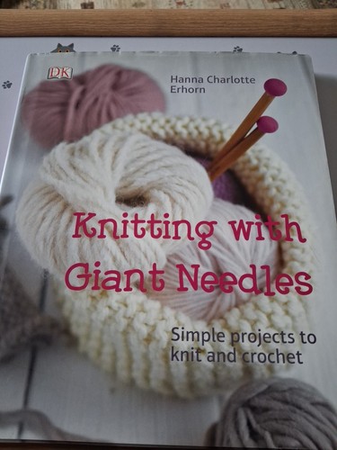 Hand knitting with giant - hand,