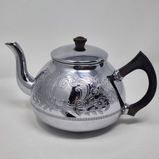 Vintage 'The Carlton' Swan 8