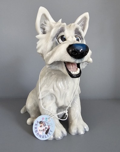 Arora pets with - with, personality