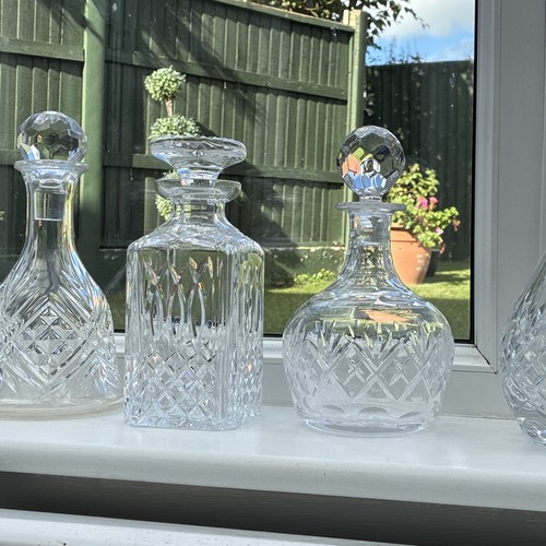 Set clear cut glass - of,