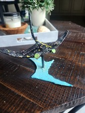 Metal Brutalist Graffiti Manta