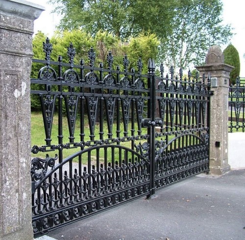 Cast iron gates - iron,
