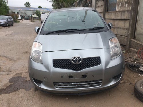 Toyota yaris semi - yaris, 5dr