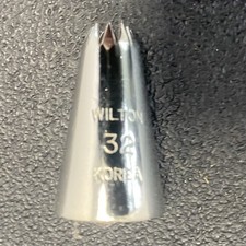 Genuine Wilton number 32 Icing