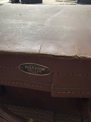 Brown leather suitcase - brown,