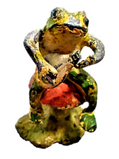 Cold Painted Frog on Mushroom