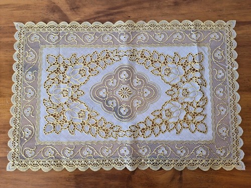Gold vinyl lace - gold,