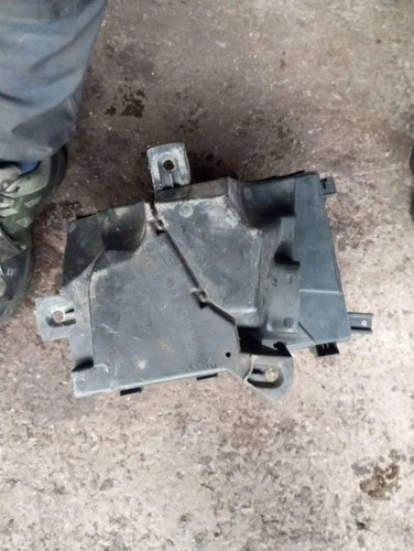 Volvo v70 air filter box - ii,