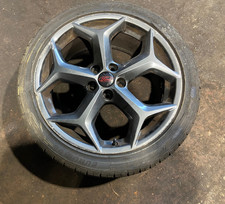 Focus ST Mk3  Alloy and tyre Anthracite Metallic snowflake 235 40 r18