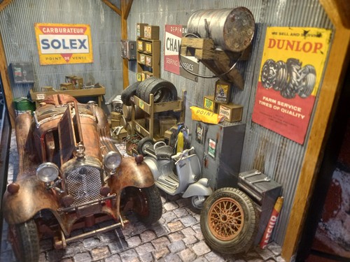 18th garage diorama - 1/18th,