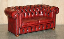 LOVELY VINTAGE OXBLOOD BORDEAUX LEATHER CHESTERFIELD CLUB SOFA PART OF SUITE