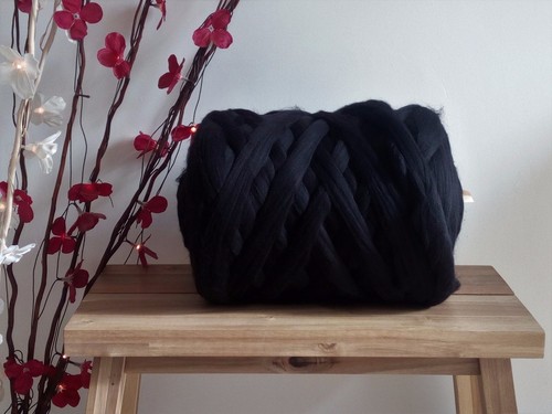 Black merino wool - black*,