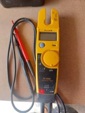 Fluke T5-600 Voltage