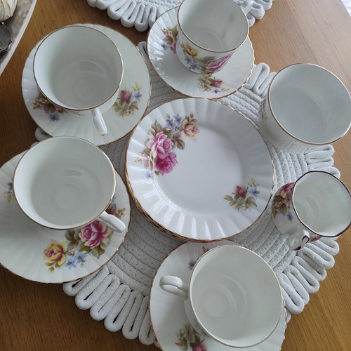 Royal stafford bone - royal, floral