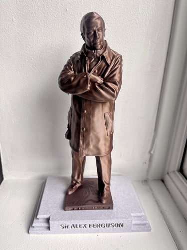 Alex ferguson statue old - –,