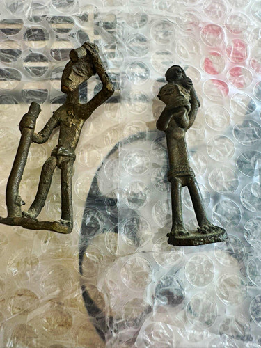 Pair african akhan - of,