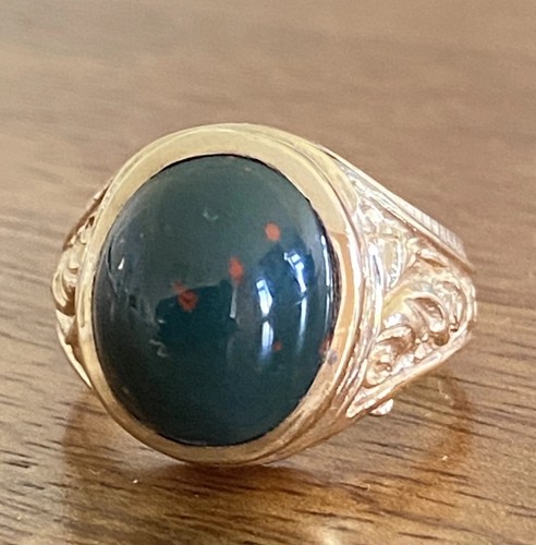 Gents 9ct gold - gents, bloodstone