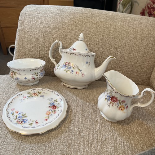 Royal albert jubilee - royal, rose