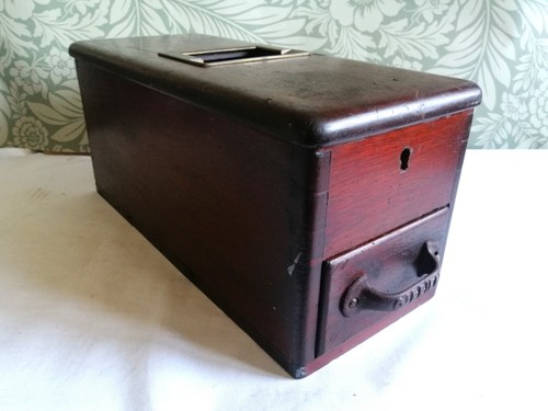 Antique wooden self closing - antique,