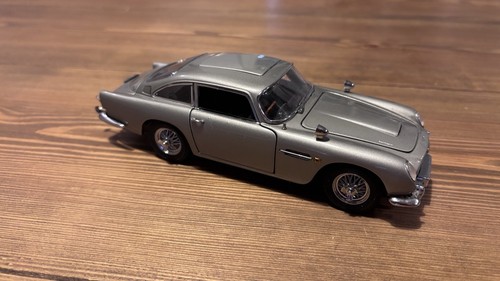 Danbury mint james bond 007 - mint,