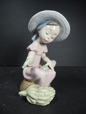 Nao By Lladró Tropical Vendor