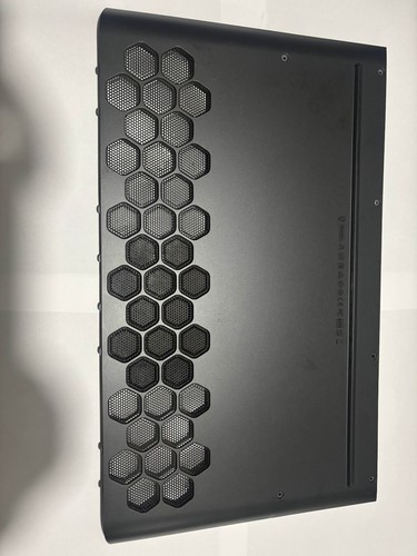 Alienware area 51m bottom - r1,