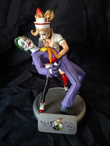 2015 bombshells statue - 2015,