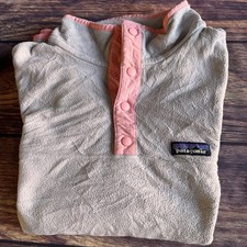 Women’s Patagonia Grey Snap