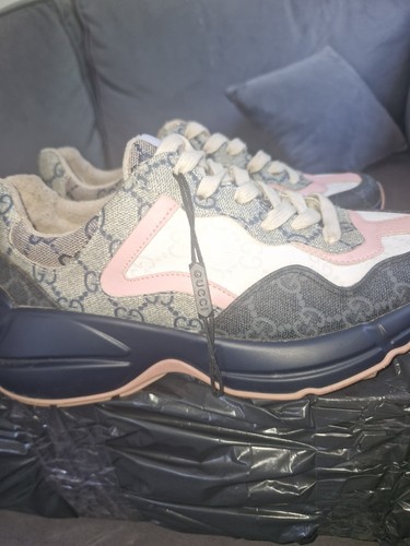 Pink white gucci trainers - white,