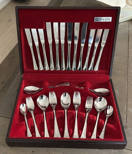 Silver plate 44pc oneida 8 - plate, 18/8