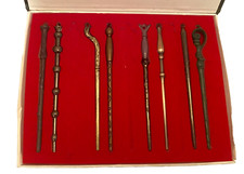 Harry Potter Magic Wands Necklace Key Ring Set With Storage Box 8 Wands Metal
