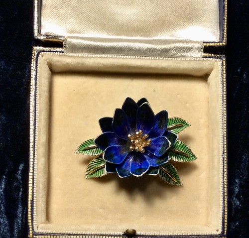 Vintage crown trifari blue - vintage,