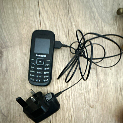 Samsung b2710 black bar - samsung,