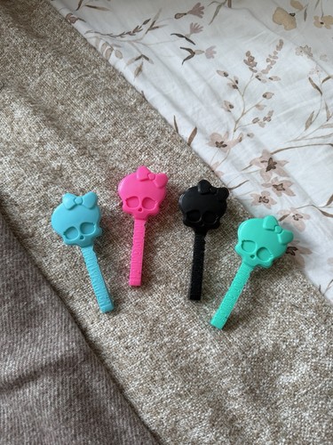 Monster high hair brushes - high,