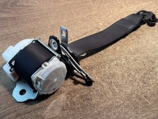 2016 Toyota Yaris Mk3 Rear Driver Side Seatbelt 7P1700 FREE POSTAGE *2