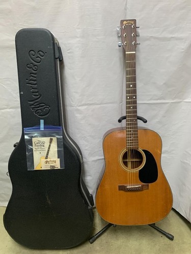 Martin acoustic guitar - d-18,