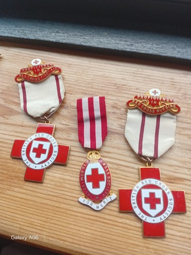 Rare ww2 red cross - 3,