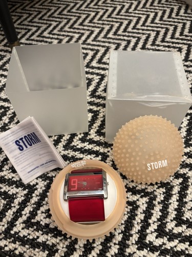 Storm watch vintage 90s - storm,