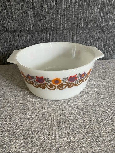 Vintage pyrex casserole dish - pyrex,
