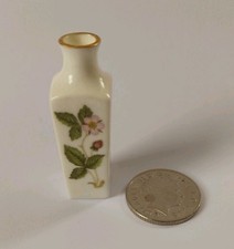 Wedgwood Wild Strawberry Bone