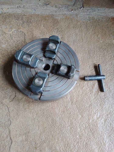 Independant jaw wood chuck - wood,