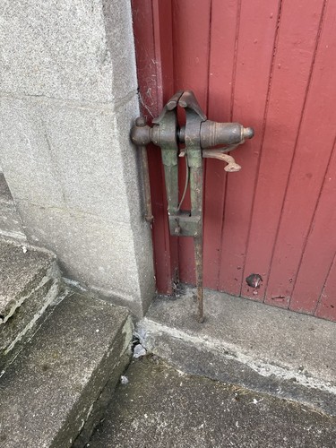 Vintage leg vice - vintage,