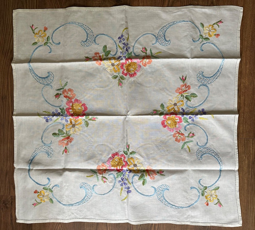 Vintage hand embroidered linen - vintage,