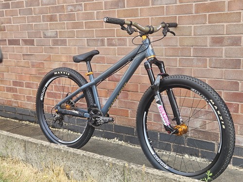 Santa cruz jackal dirt - dirt, jumper