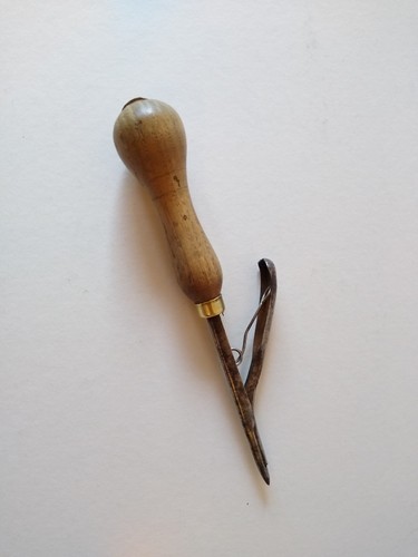Brown patent bodger - rag, rug