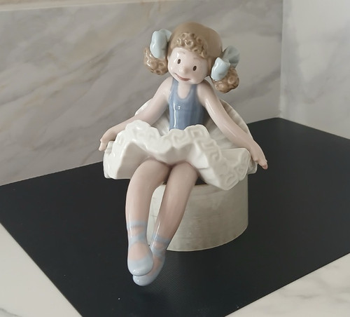 Lladro figurine porcelain doll - lladro,