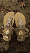 Women's Jewelled Toe Post Sandals Size 6 Worn Twice. Very Good Condition